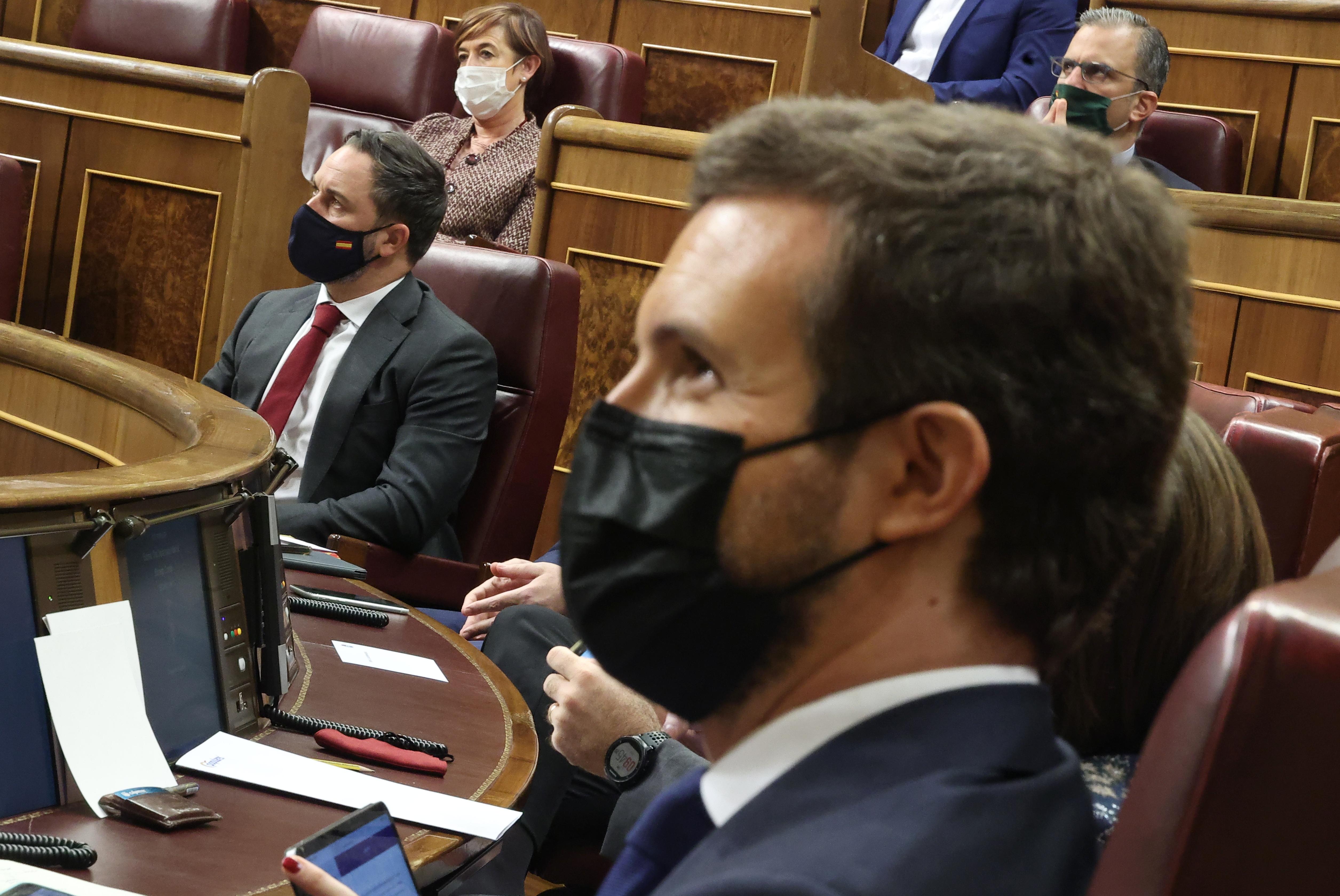 El presidente del PP, Pablo Casado, durante el pleno en el que se debate la moción de censura planteada por Vox, en el Congreso de los Diputados, Madrid