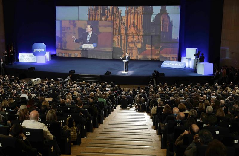 Rajoy: "No podemos jugarnos el futuro de nuestros hijos a la ruleta rusa o con conjuros caribeños" 