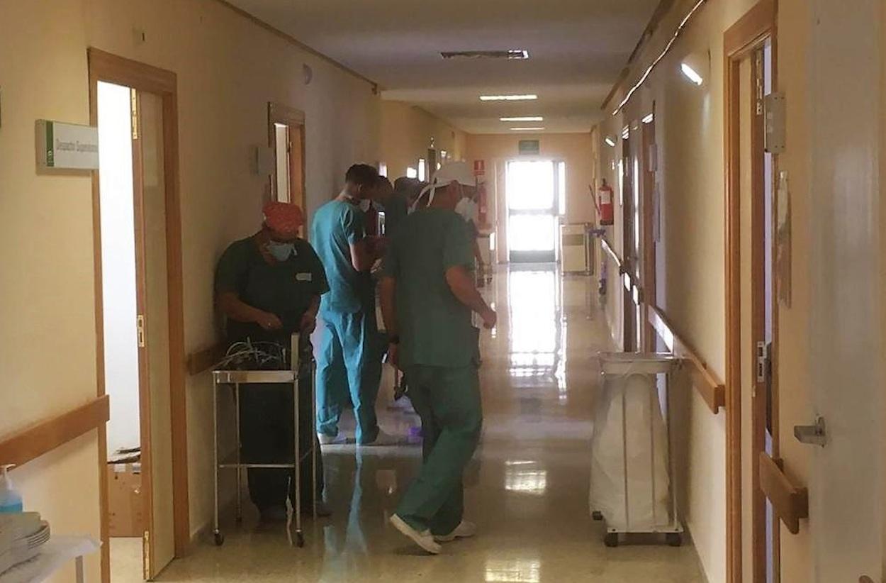 Un brote en el Hospital Regional de Málaga afecta al menos a 10 enfermeros. JUNTA DE ANDALUCÍA