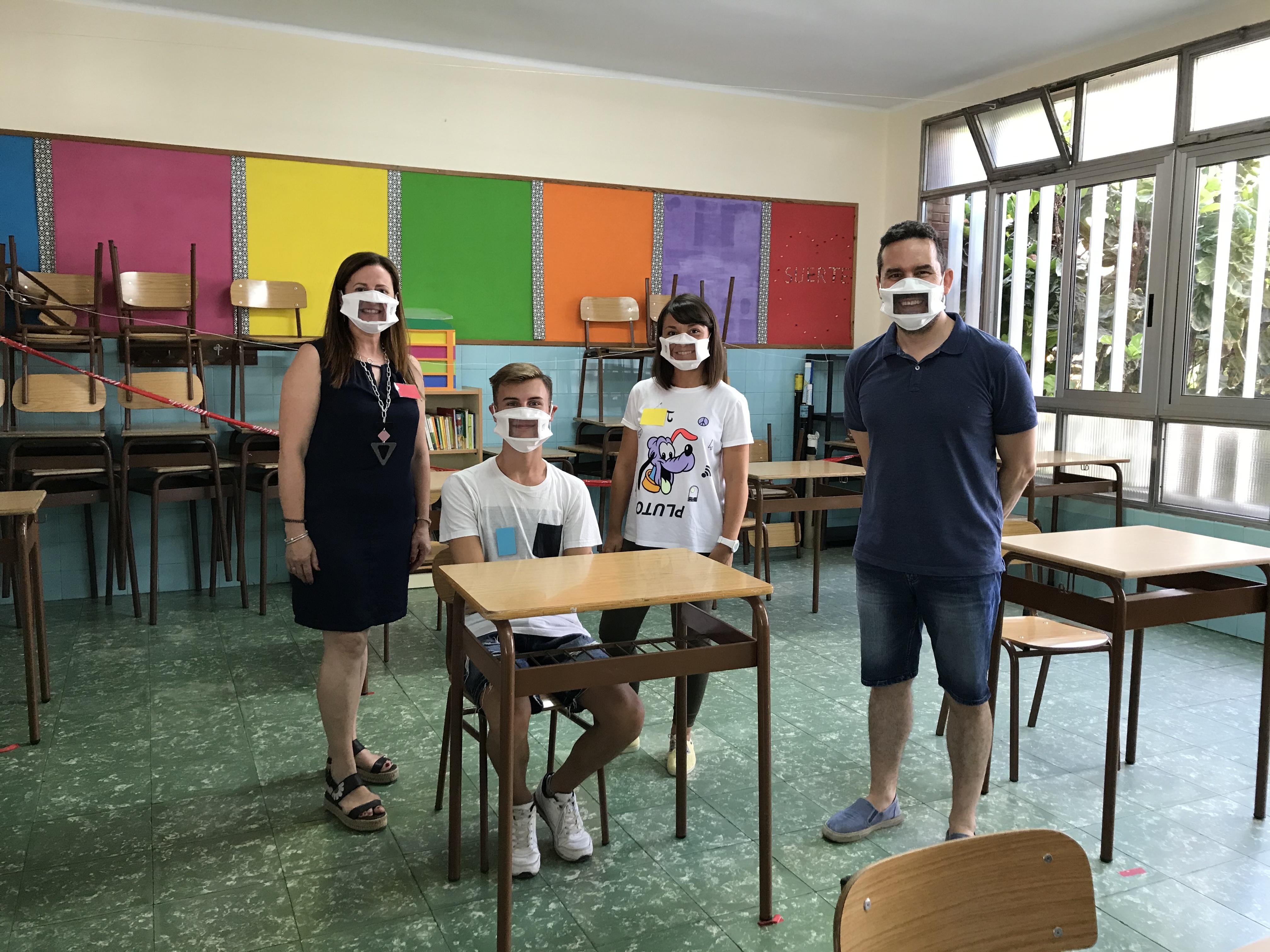 Estudiantes a la hora de realizar la EBAU en Valencia