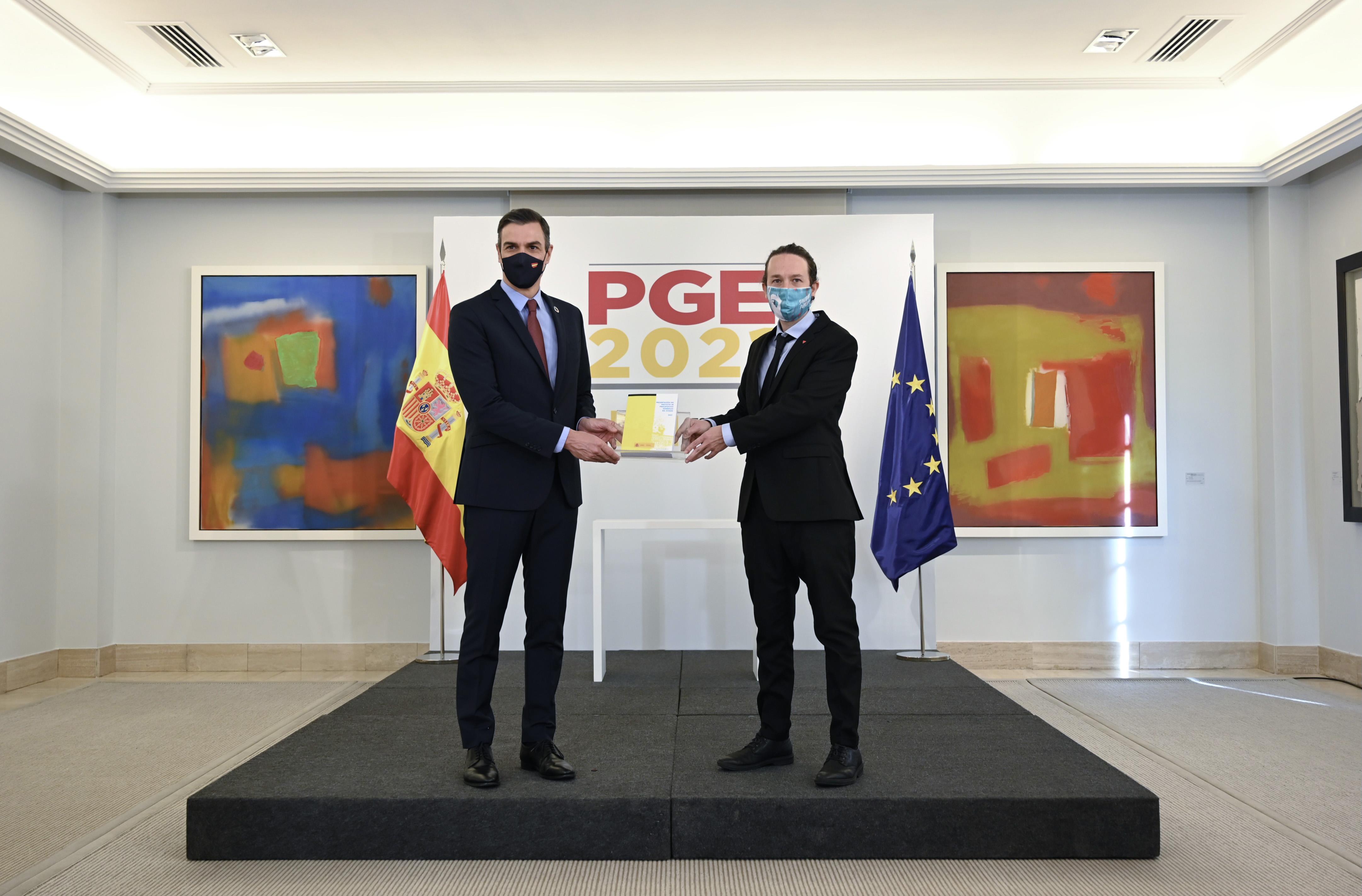 El presidente del Gobierno, Pedro Sánchez, y el vicepresidente segundo, Pablo Iglesias, en la presentación de los Presupuestos Generales del Estado (PGE). Europa Press