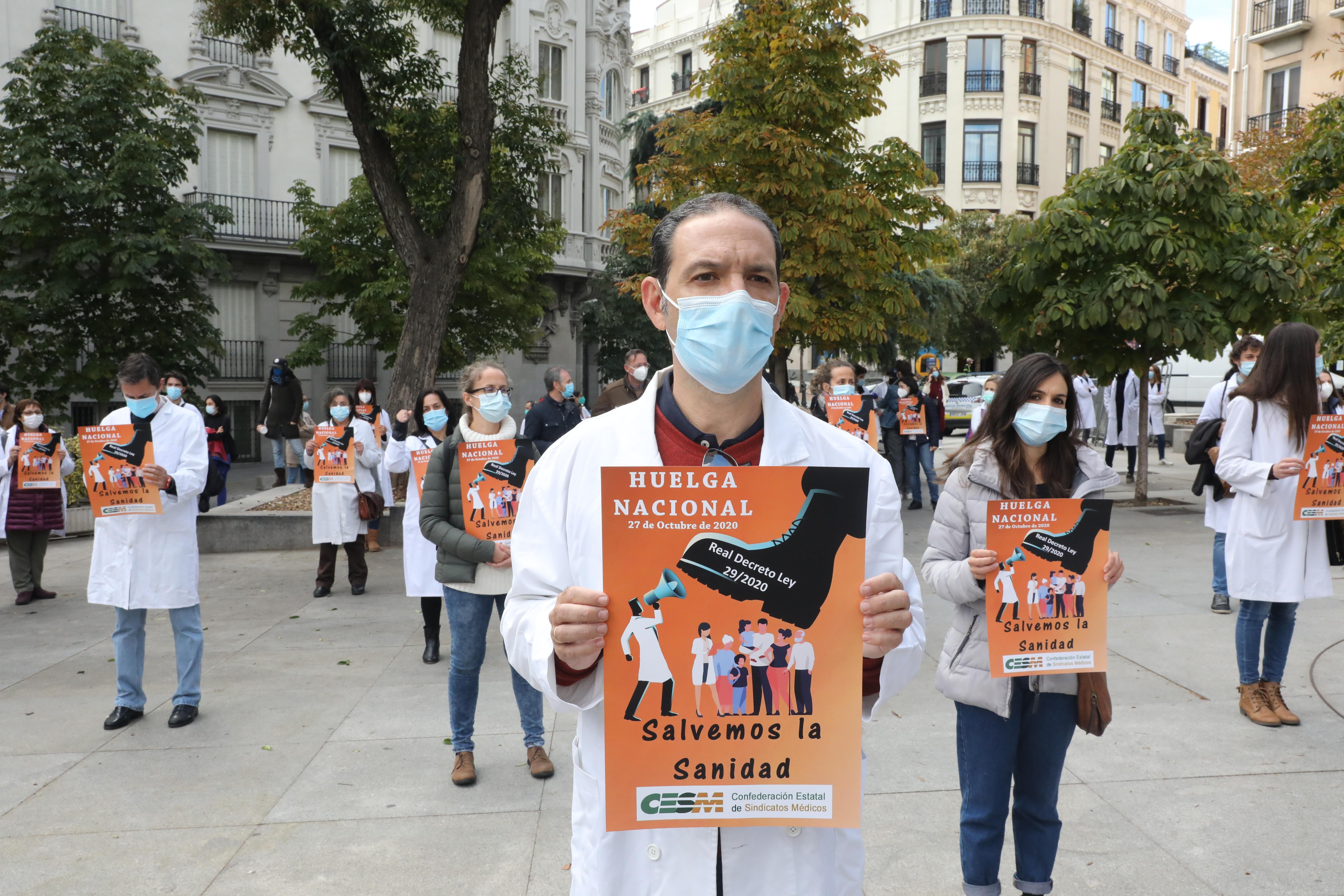 Médicos protestan en la huelga general indefinida en Madrid / EP