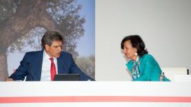 Ana Botín y José Antonio Álvarez en la Junta General de Accionistas