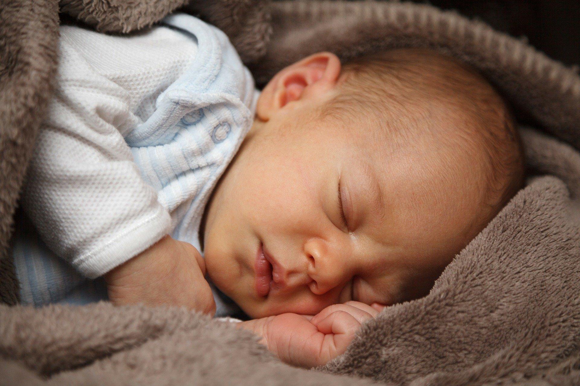 Un bebé en una imagen de archivo. Pixabay