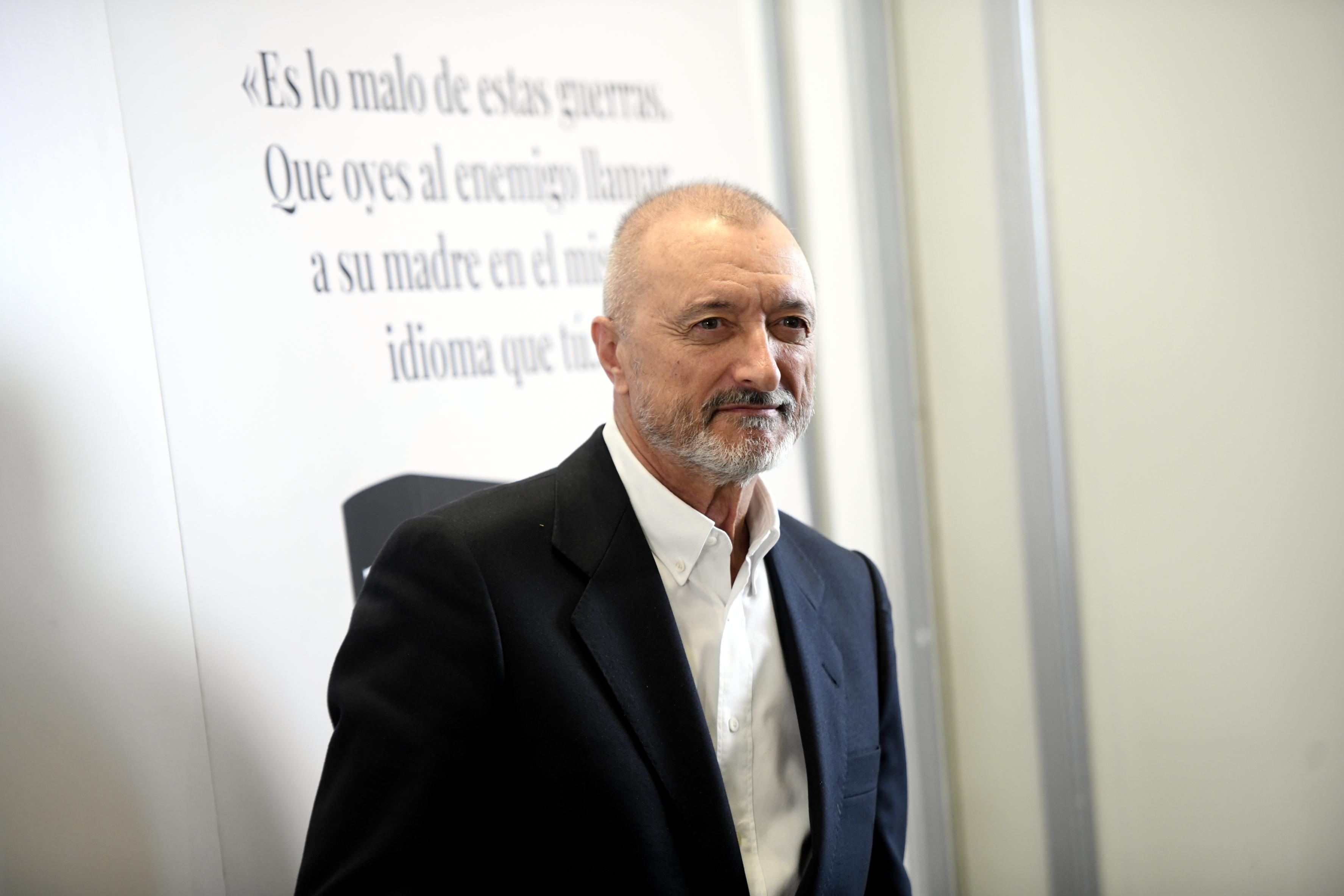El escritor Arturo Pérez Reverte