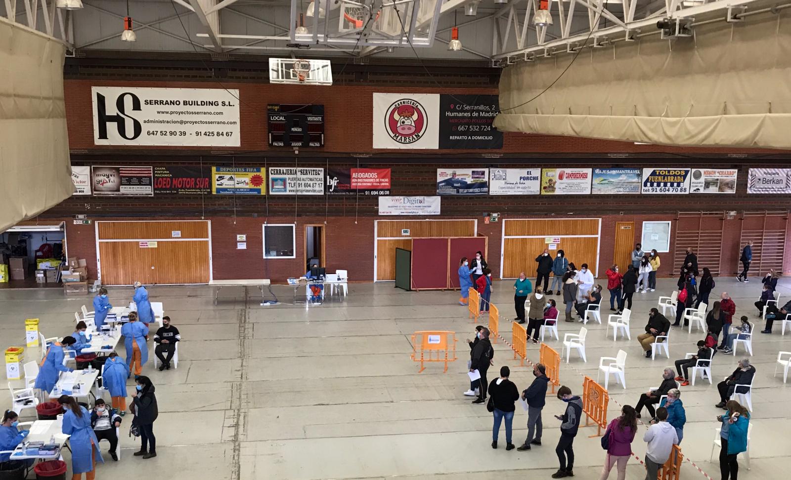 Pacientes esperando el resultado de la prueba de antígenos