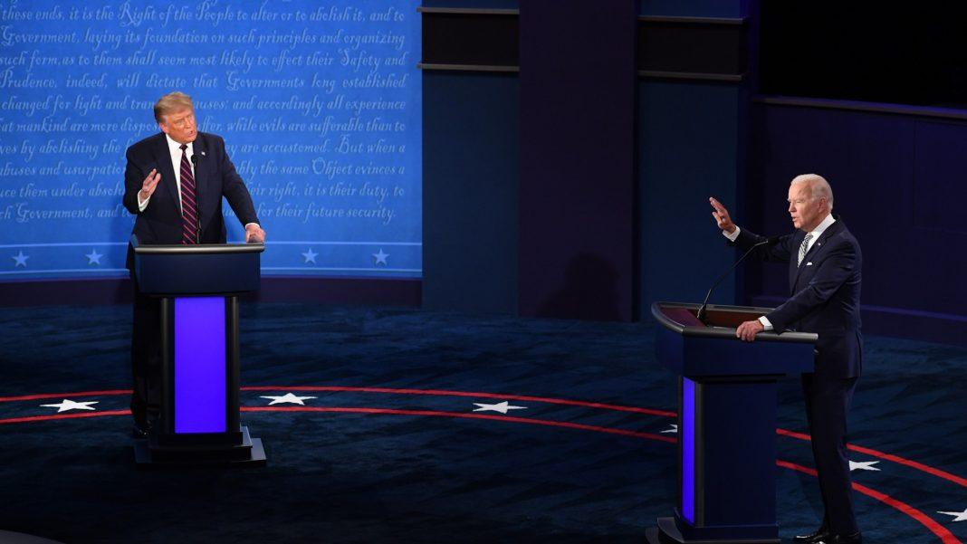 Donald Trump y Joe Biden en el debate para las Elecciones de Estados Unidos / EPP