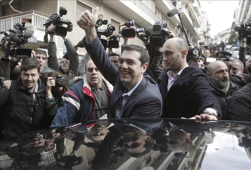 Pánico en la bolsa griega tras el anuncio de Tsipras de parar las privatizaciones