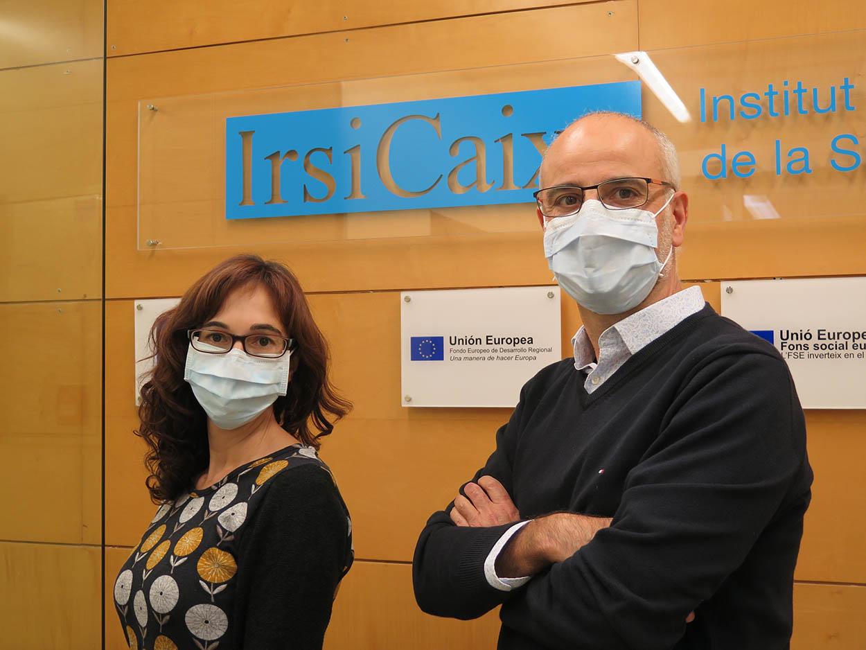 Dra. Mari Carmen Puertas Castro y Dr. Javier Martínez Picado, investigadores ICREA en IrsiCaixa, responsables del estudio SARS CoV 2 en organoides diseñados en el laboratorio.
