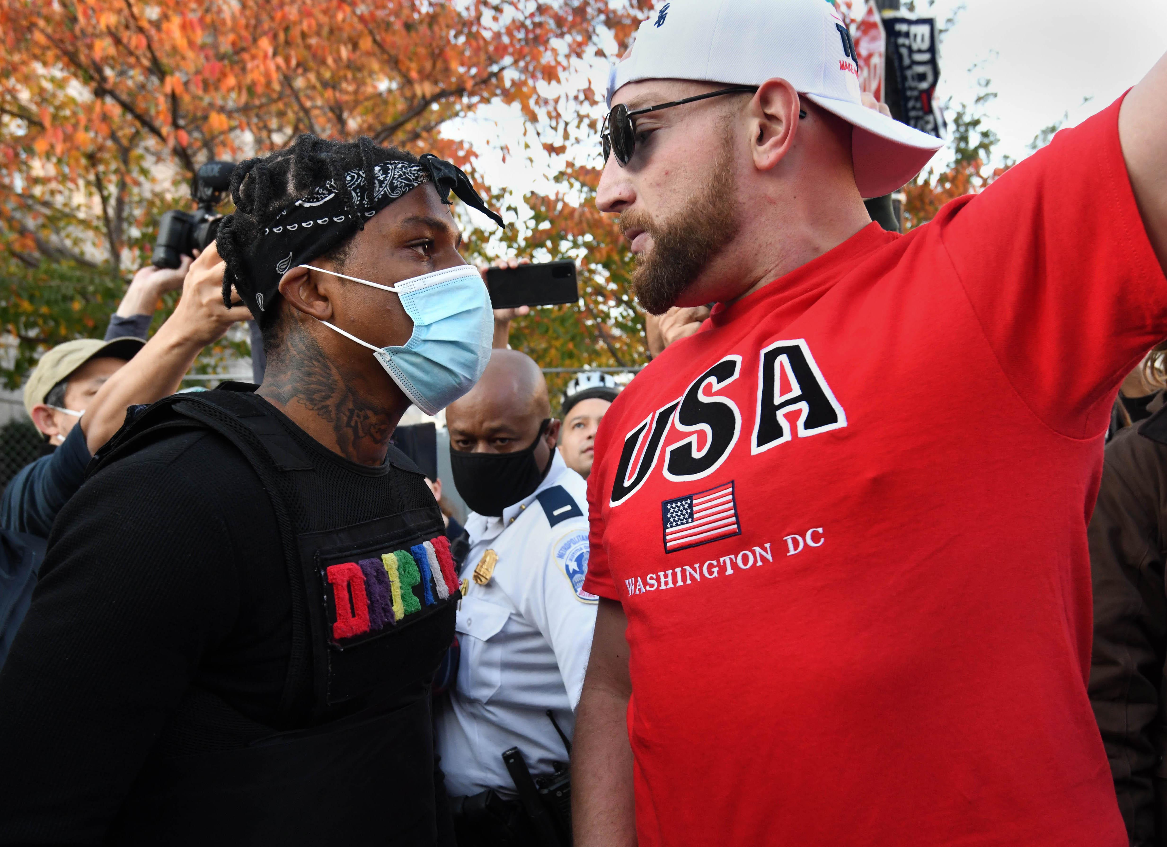 Simpatizantes de Trump y antifascistas, enfrentados en Washington